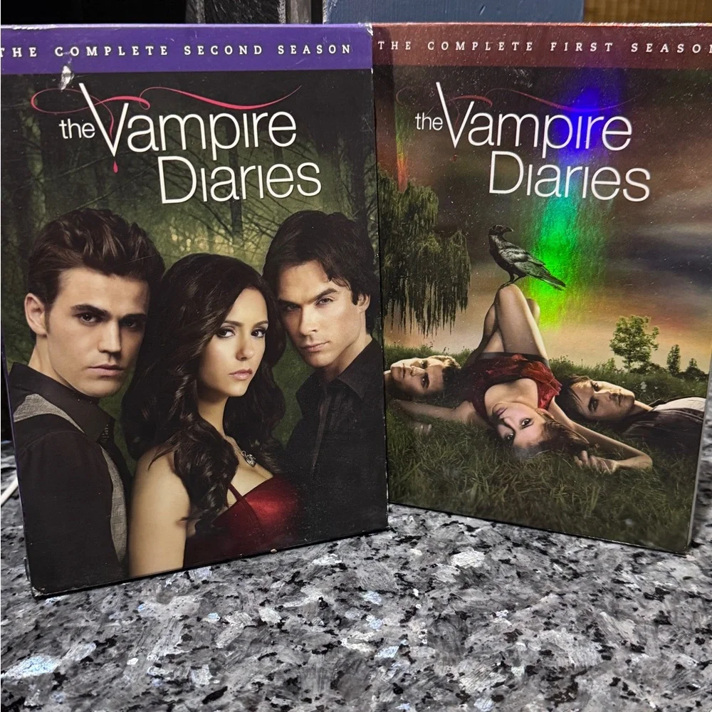 🩸✨ The Vampire Diaries – Complete Seasons 1 & 2 DVD Set ✨🩸 - Picture 1 of 16